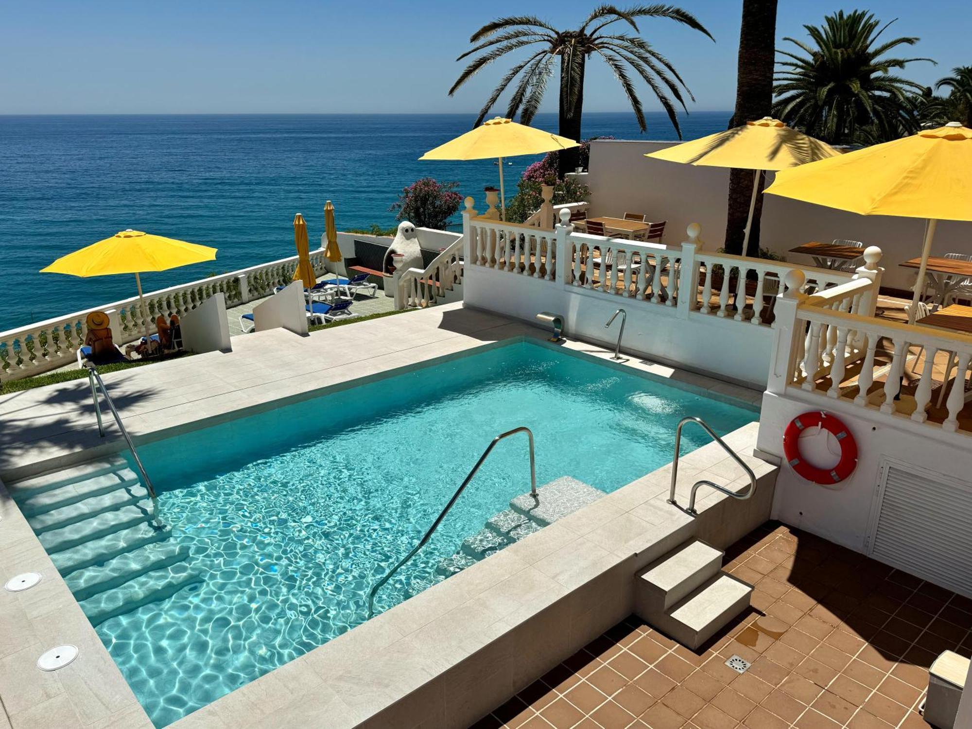 Hotel Paraiso Del Mar Nerja Exteriör bild