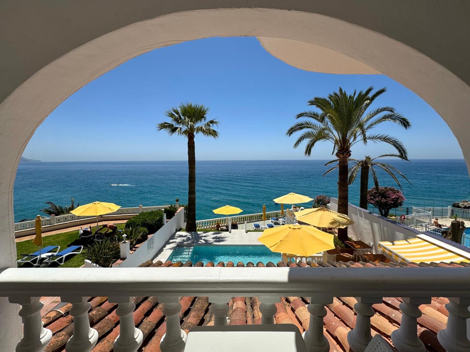 Hotel Paraiso Del Mar Nerja Exteriör bild