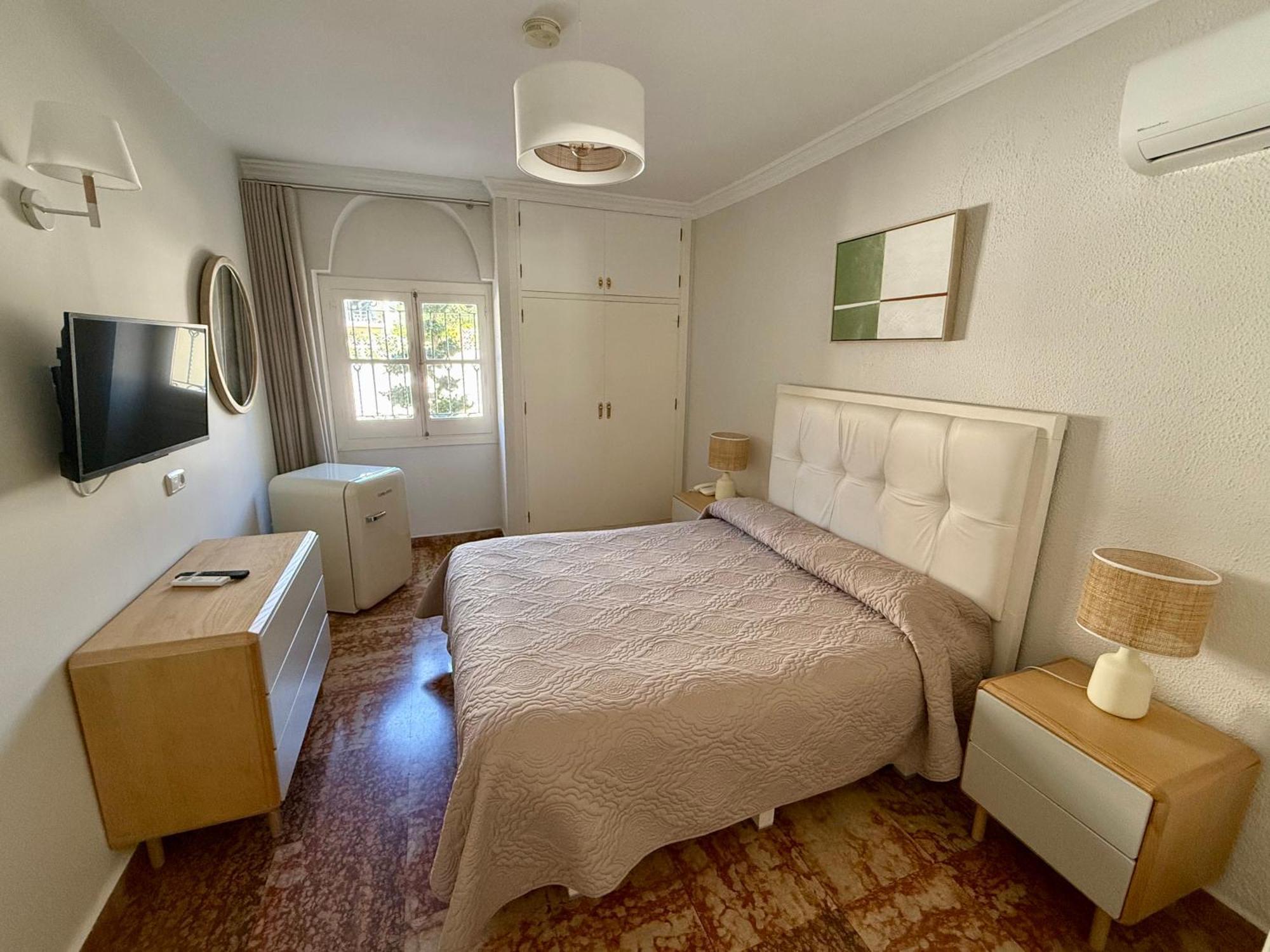 Hotel Paraiso Del Mar Nerja Rum bild