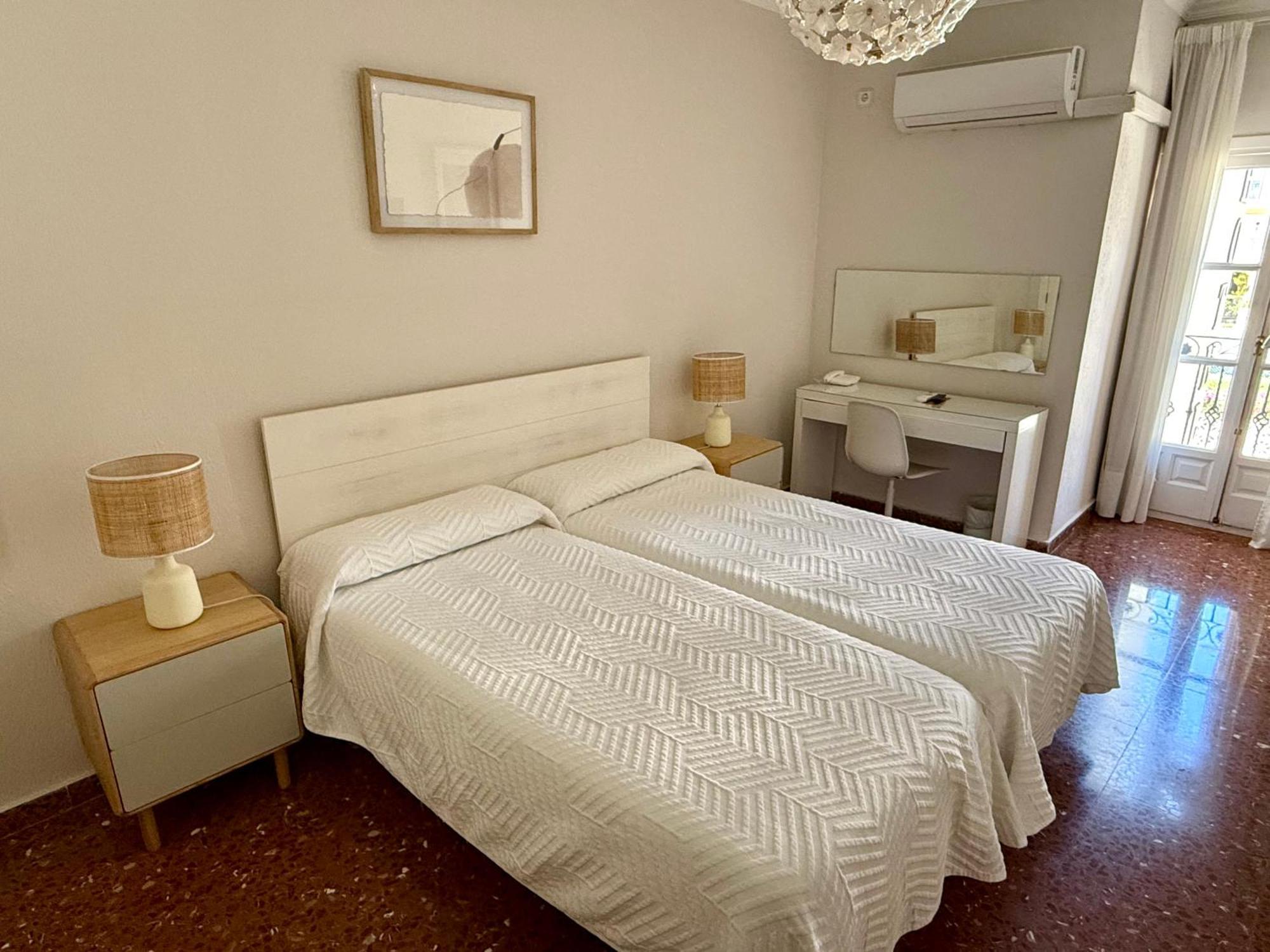 Hotel Paraiso Del Mar Nerja Rum bild