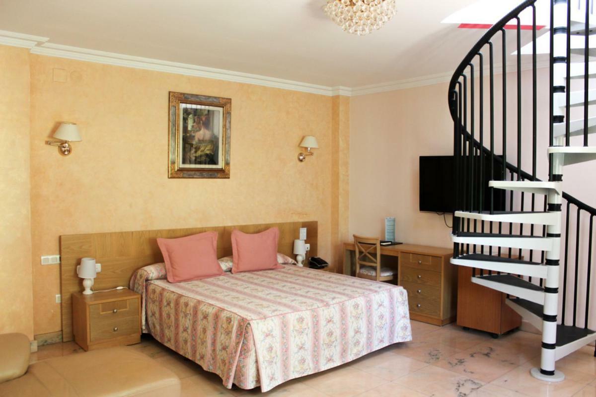 Hotel Paraiso Del Mar Nerja Exteriör bild